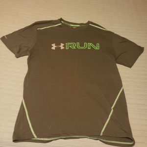 Men's green Under Armour run shirt sz M